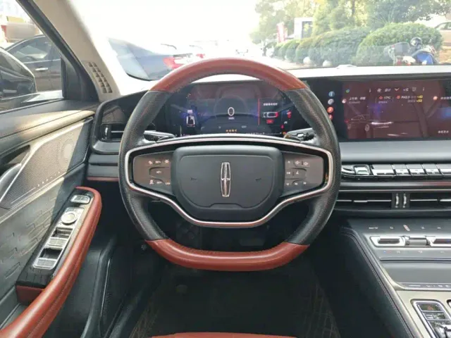 Lincoln Z — Фото автомобиля 10