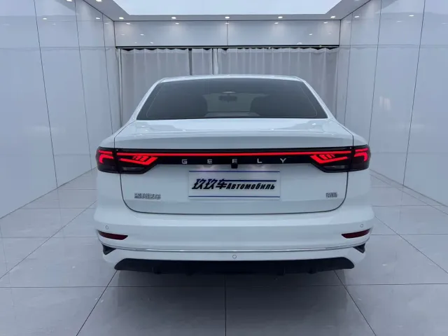 Geely Emgrand — Фото автомобиля 5