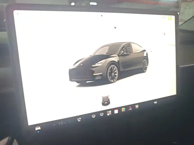 Tesla Model Y — Фото автомобиля 8