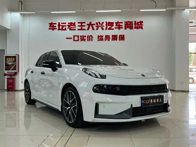 Lynk & Co 03 — Фото автомобиля 3
