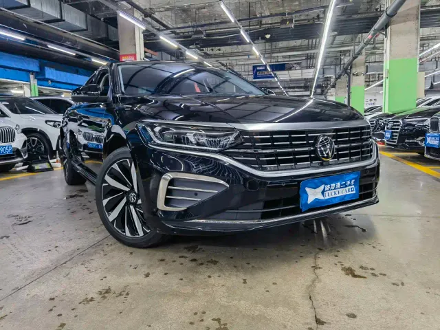 Volkswagen Passat — Фото автомобиля 3
