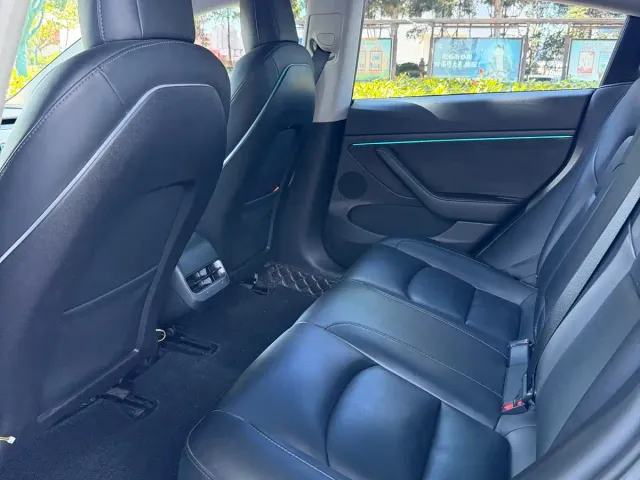 Tesla Model 3 — Фото автомобиля 8
