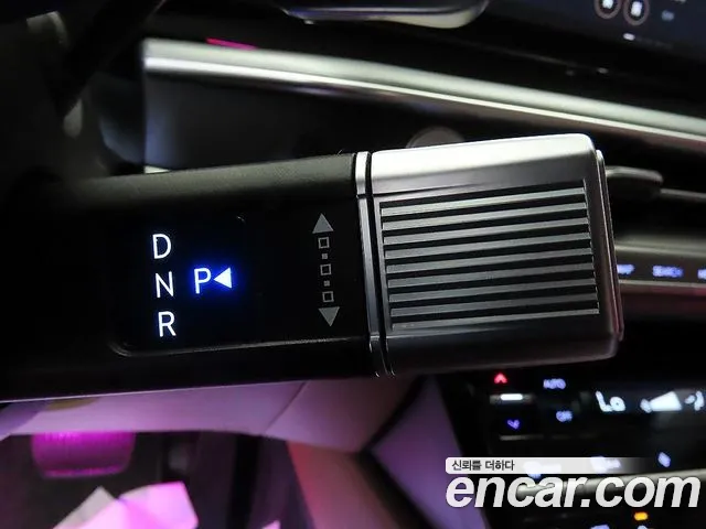 Hyundai Grandeur Grandeur (GN7) 2.5 Бензин 2WD — Фото автомобиля 12