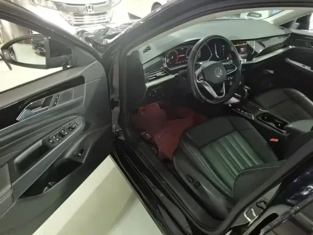 Volkswagen Passat — Фото автомобиля 15