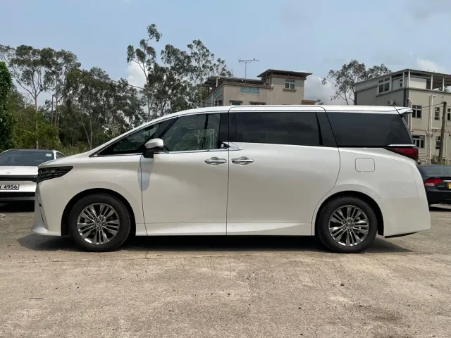 Toyota Alphard — Фото автомобиля 3