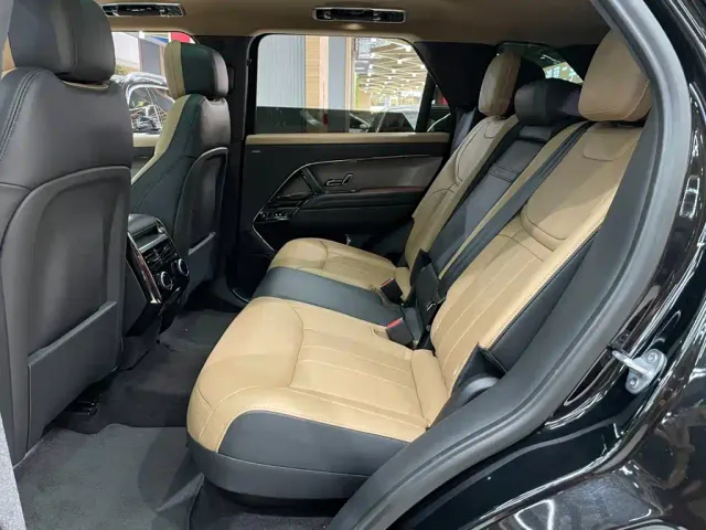 Land Rover Range Rover Sport — Фото автомобиля 11