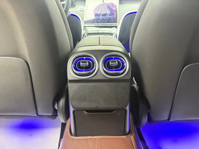 Mercedes-Benz C-Class — Фото автомобиля 13