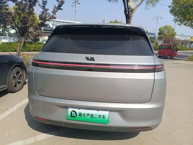 Li Auto L7 — Фото автомобиля 5