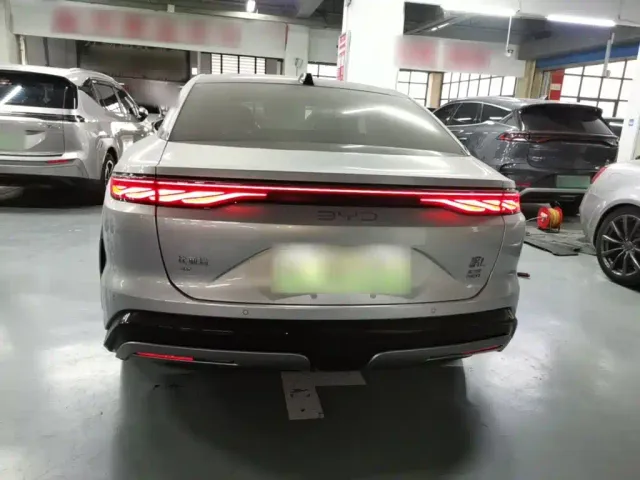 BYD Han L — Фото автомобиля 3