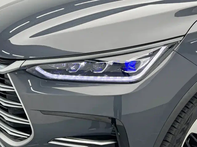 BYD Tang — Фото автомобиля 10