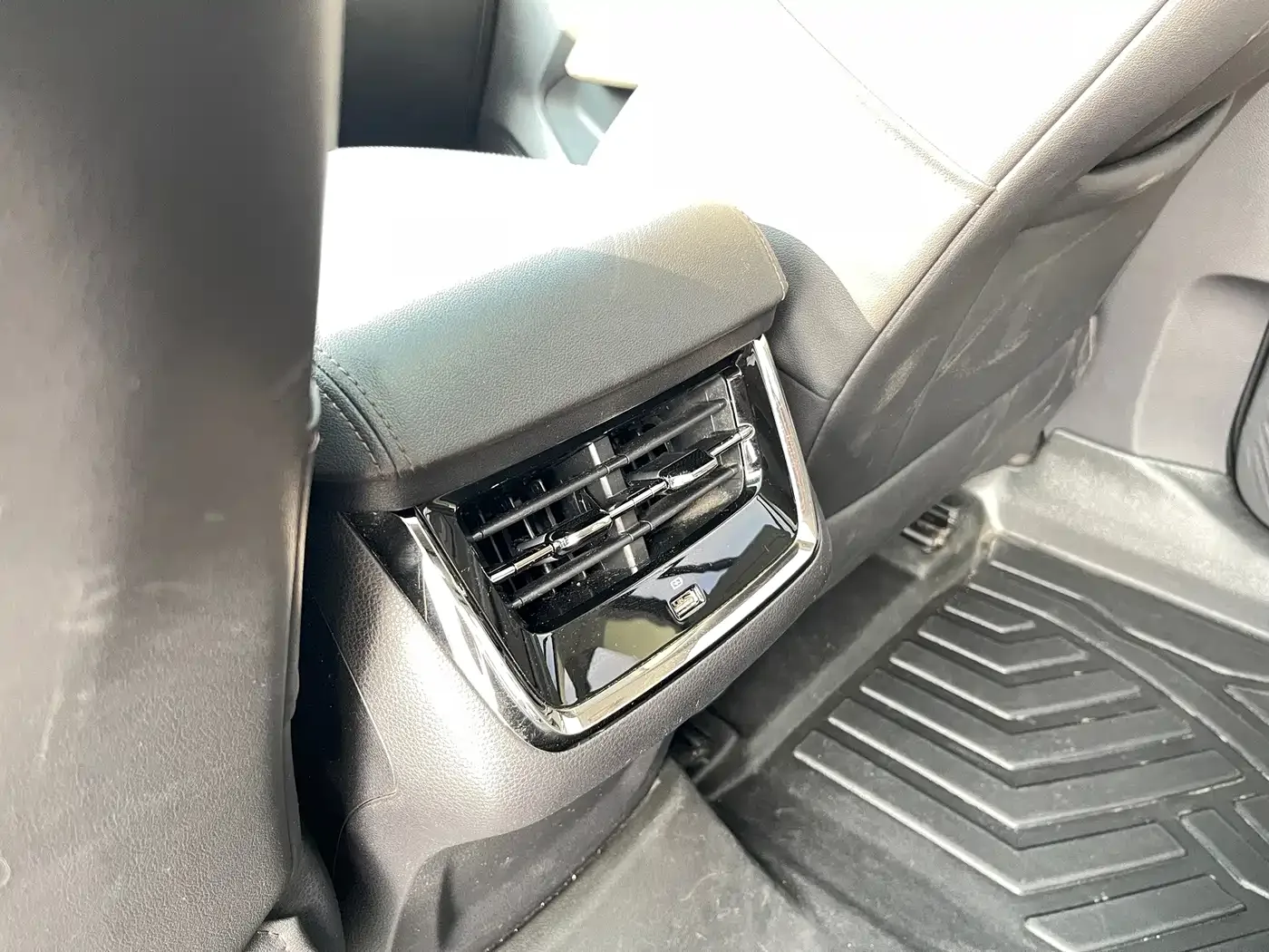 Ford Lingrui 2022 EcoBoost 170 Elite — Фото автомобиля 22