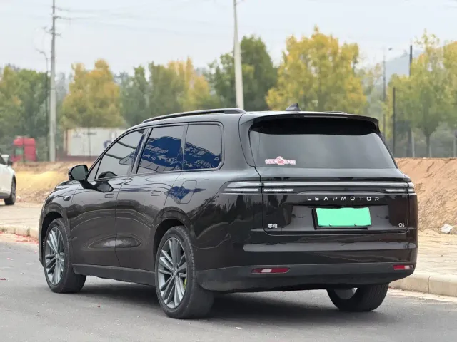 Leapmotor C16 — Фото автомобиля 9