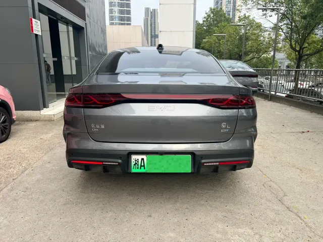BYD Qin L — Фото автомобиля 8