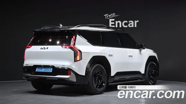 Kia EV9 — Фото автомобиля 2