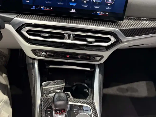 BMW M4 — Фото автомобиля 11