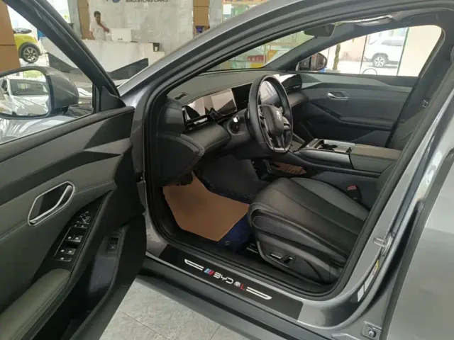 BYD Qin L — Фото автомобиля 15