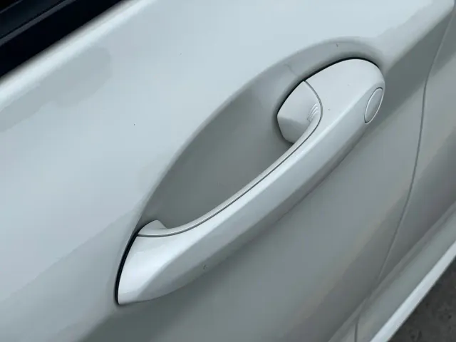 BMW iX3 — Фото автомобиля 9