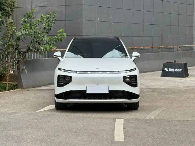 Xpeng G9 — Фото автомобиля 2
