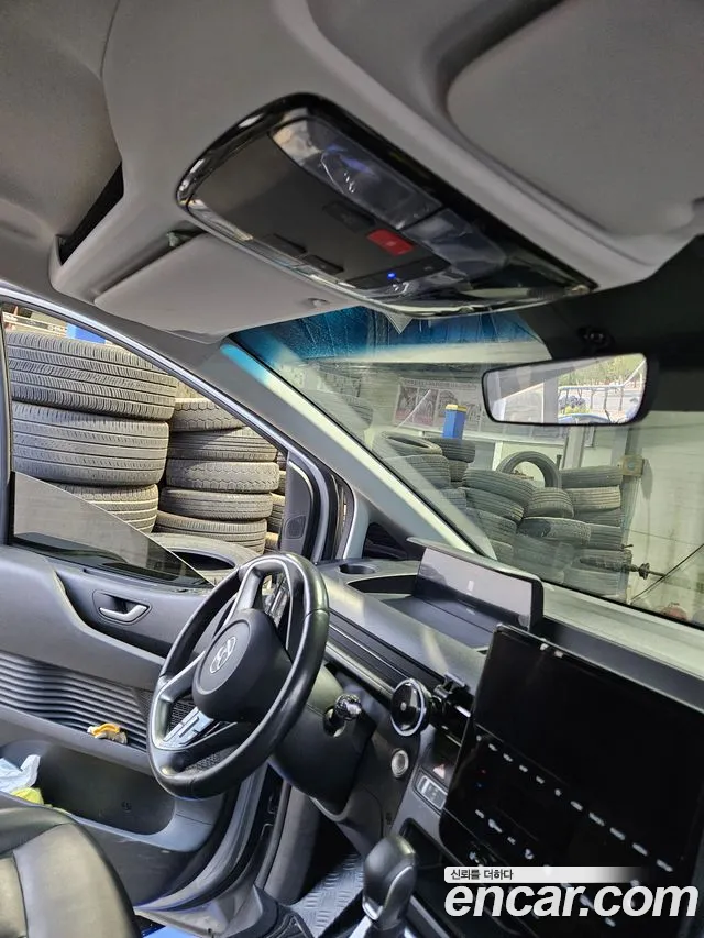 Фотография автомобиля — Hyundai Staria