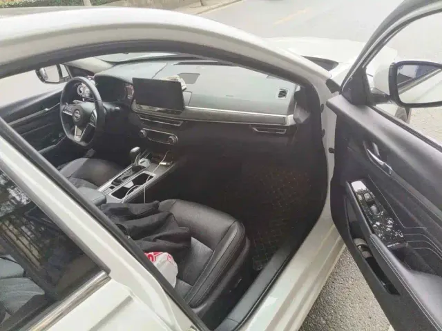 Nissan Teana — Фото автомобиля 13