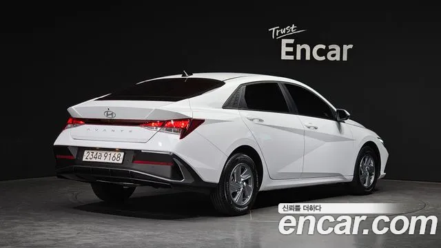 Hyundai Avante CN7 — Фото автомобиля 2