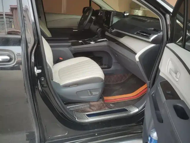 Toyota Granvia — Фото автомобиля 8