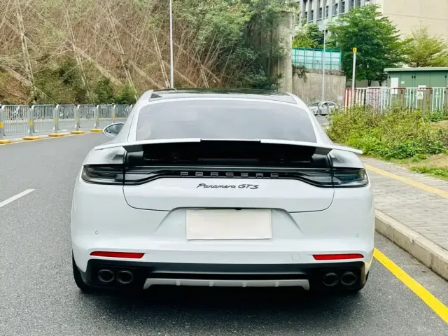Porsche Panamera — Фото автомобиля 6
