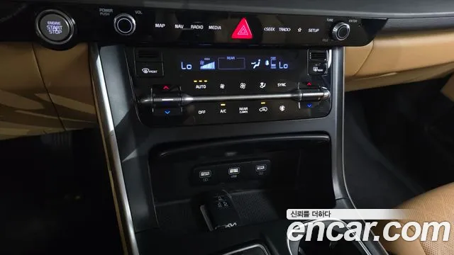 Kia Carnival Generation 4 — Фото автомобиля 16