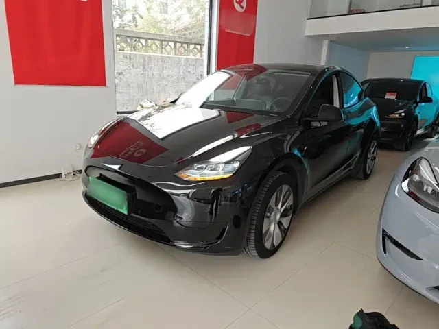 Фотография автомобиля — Tesla Model Y
