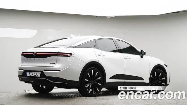 Toyota Crown — Фото автомобиля 4