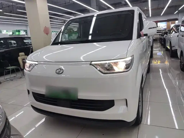 Ruichi New Energy EC75 — Фото автомобиля 2