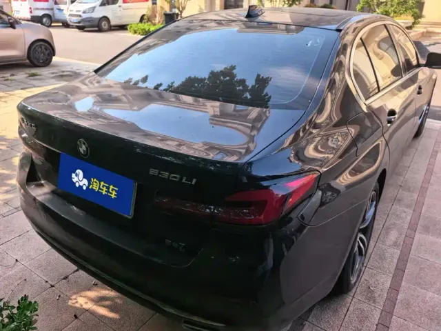 BMW 5 Series — Фото автомобиля 3