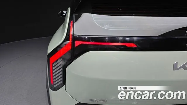 Kia EV3 Long Range 2WD — Фото автомобиля 6