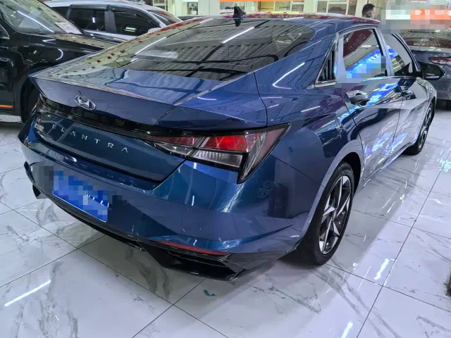 Hyundai Elantra — Фото автомобиля 6