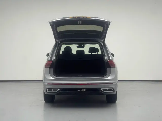 Volkswagen Tiguan L — Фото автомобиля 8