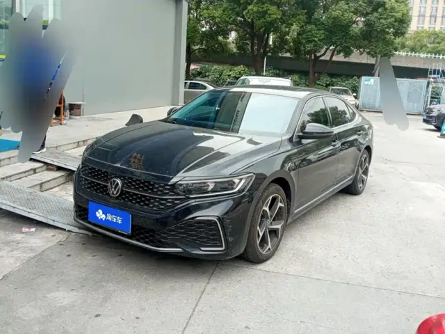 Фотография автомобиля — Volkswagen Passat