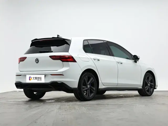Volkswagen Golf — Фото автомобиля 3
