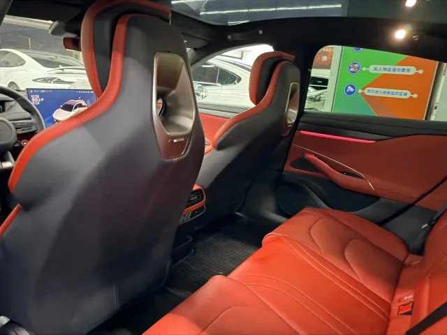 Xiaomi Auto Xiaomi SU7 2024 AWD Extended Range Advanced Smart Driving Max Edition — Фото автомобиля 8