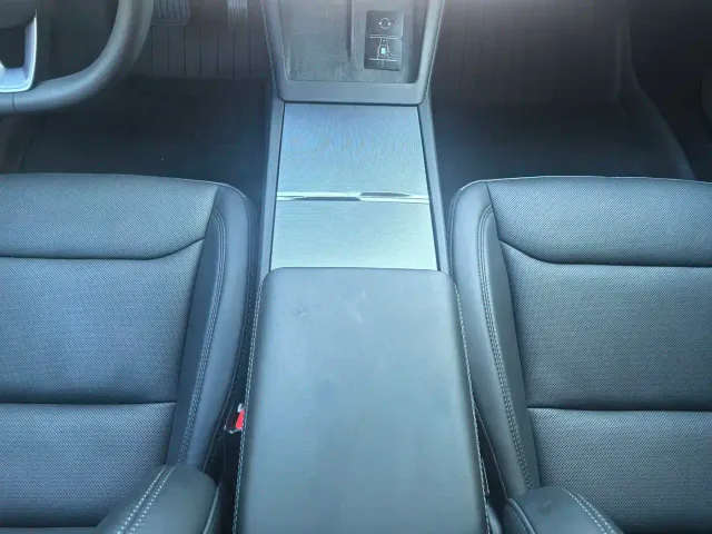 Tesla Model 3 — Фото автомобиля 13