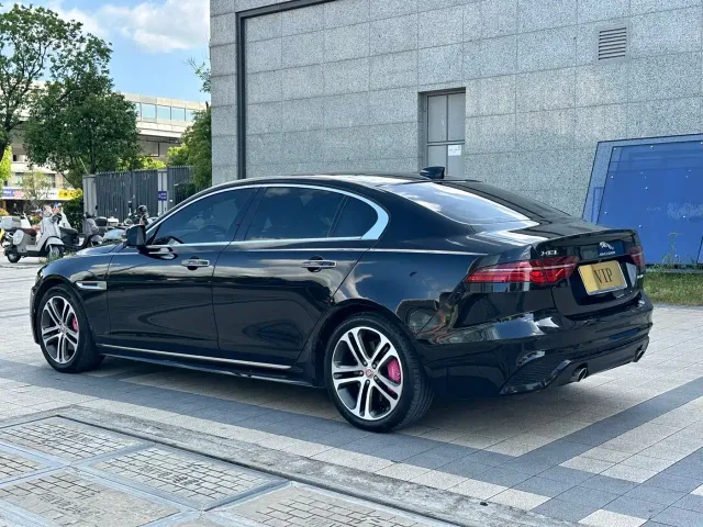 Jaguar XEL — Фото автомобиля 16