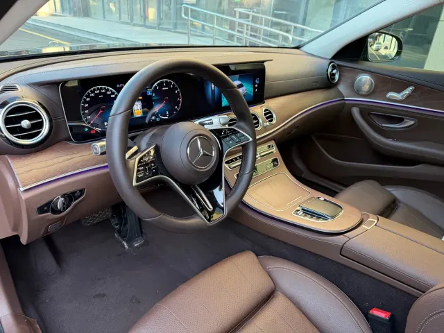Mercedes-Benz E-Class — Фото автомобиля 9