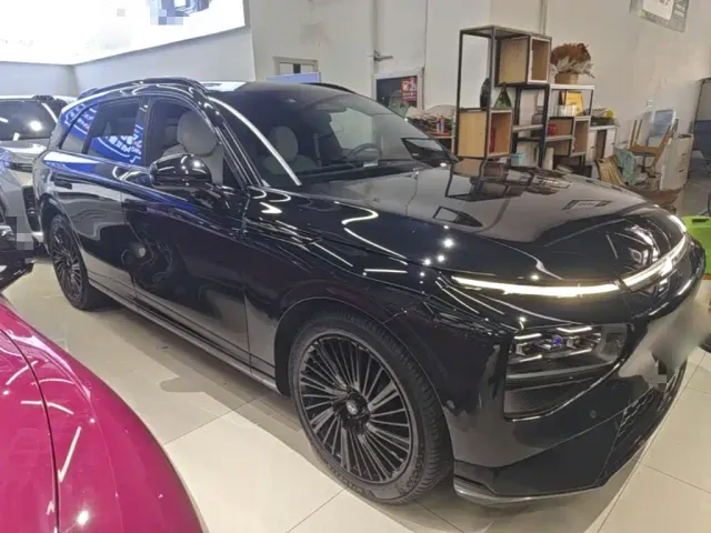Xpeng G9 — Фото автомобиля 3