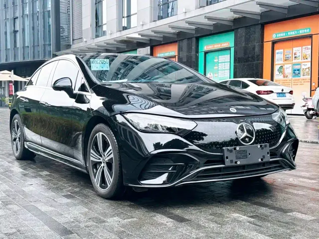 Mercedes-Benz EQE — Фото автомобиля 9