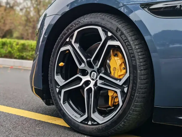 Xiaomi SU7 — Фото автомобиля 17