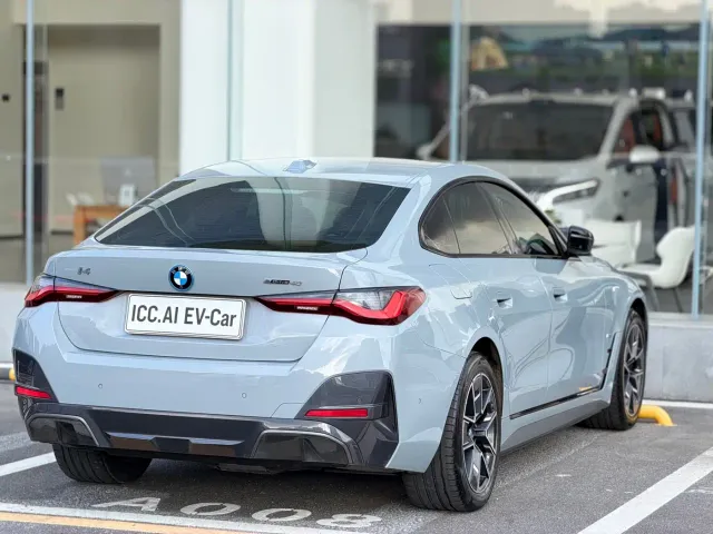 BMW i4 — Фото автомобиля 9