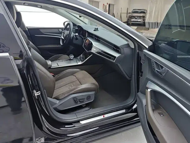 Audi A7L — Фото автомобиля 8