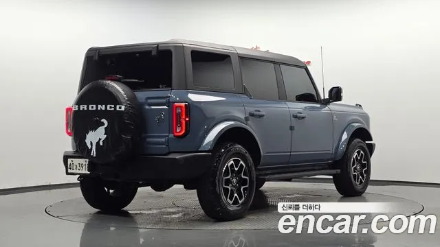 Ford Bronco — Фото автомобиля 2