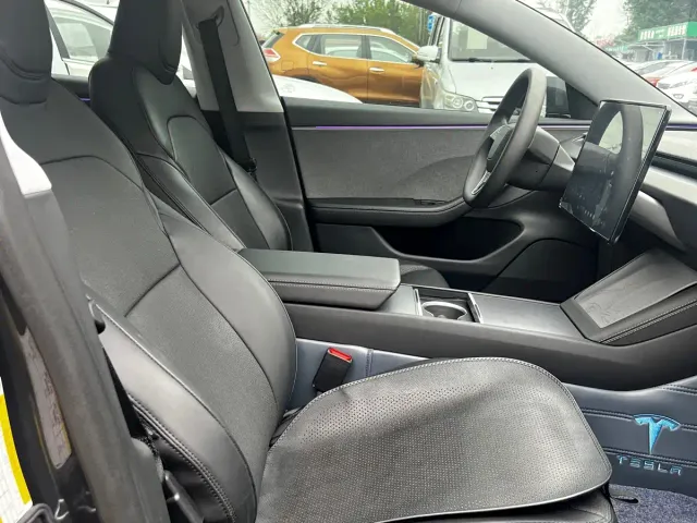 Tesla Model 3 — Фото автомобиля 7
