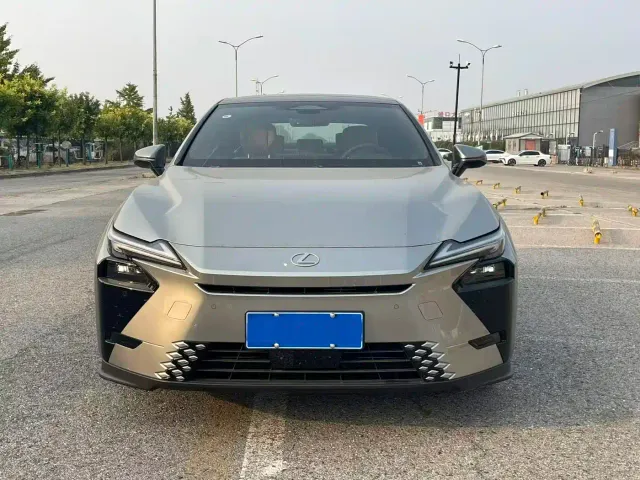 Lexus ES — Фото автомобиля 2