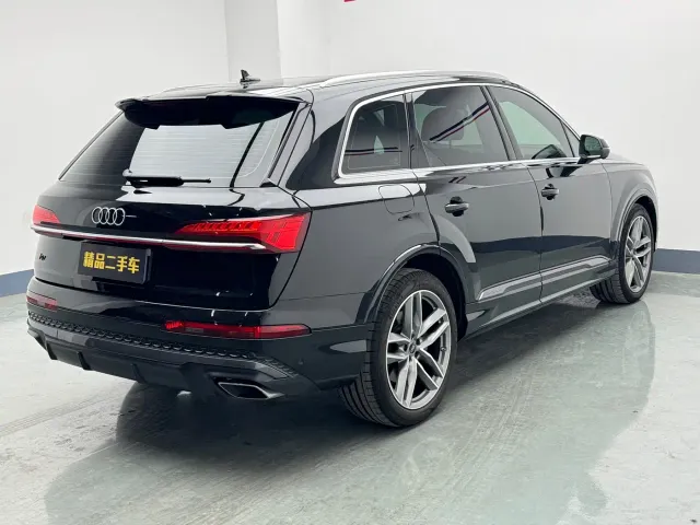 Audi Q7 — Фото автомобиля 5